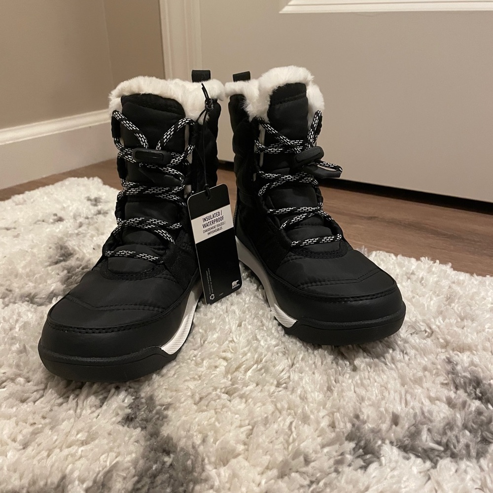 BNWT Toasty Sorel Whitney ll Boots!!